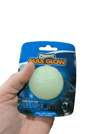 Chuckit Max Glow Ball Glow In The Dark - Leuchtender, nahezu unzerstörbarer Ball - verschiedene Größen